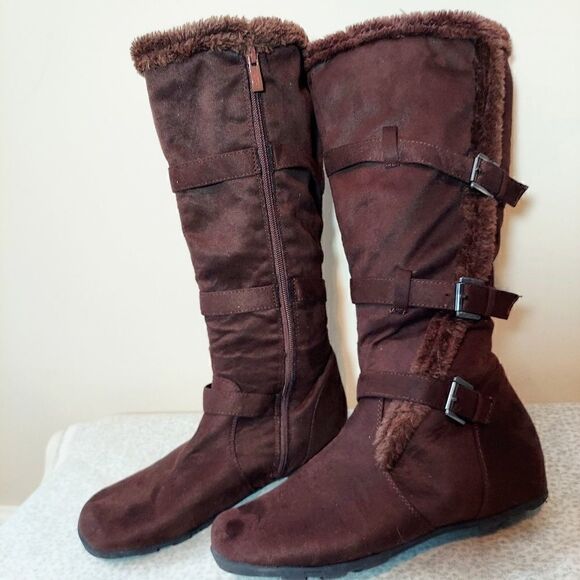 Faux Fur Suede High Side Buckle Boots - Picture 5 of 8